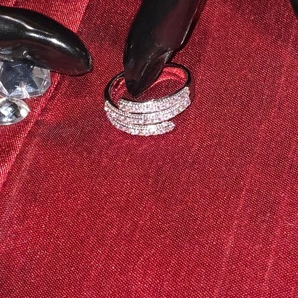 6/$20 Beautiful Rhinestone rings - Picture 3 of 4
